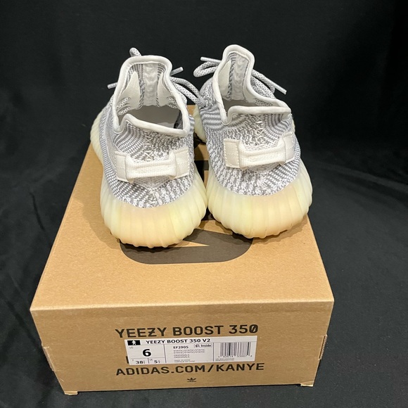 Yeezy Boost 350 V2 - Picture 5 of 8